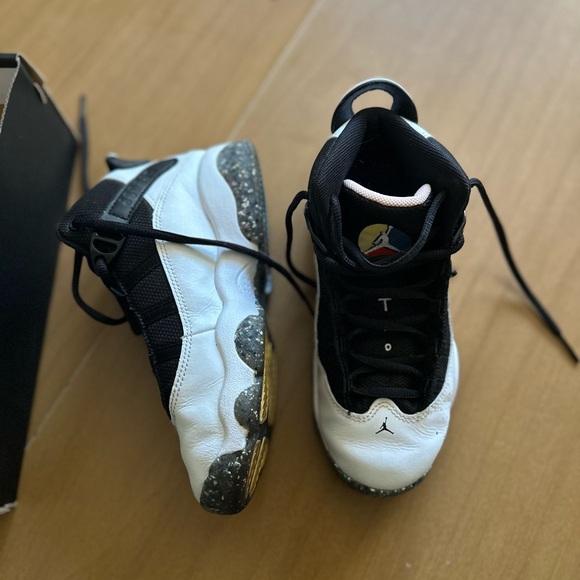 Nike Jordan 6 Rings Basketball Shoes - Picture 3 of 7